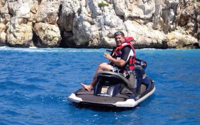 Enjoy the coves of Dénia and Jávea by jet ski.