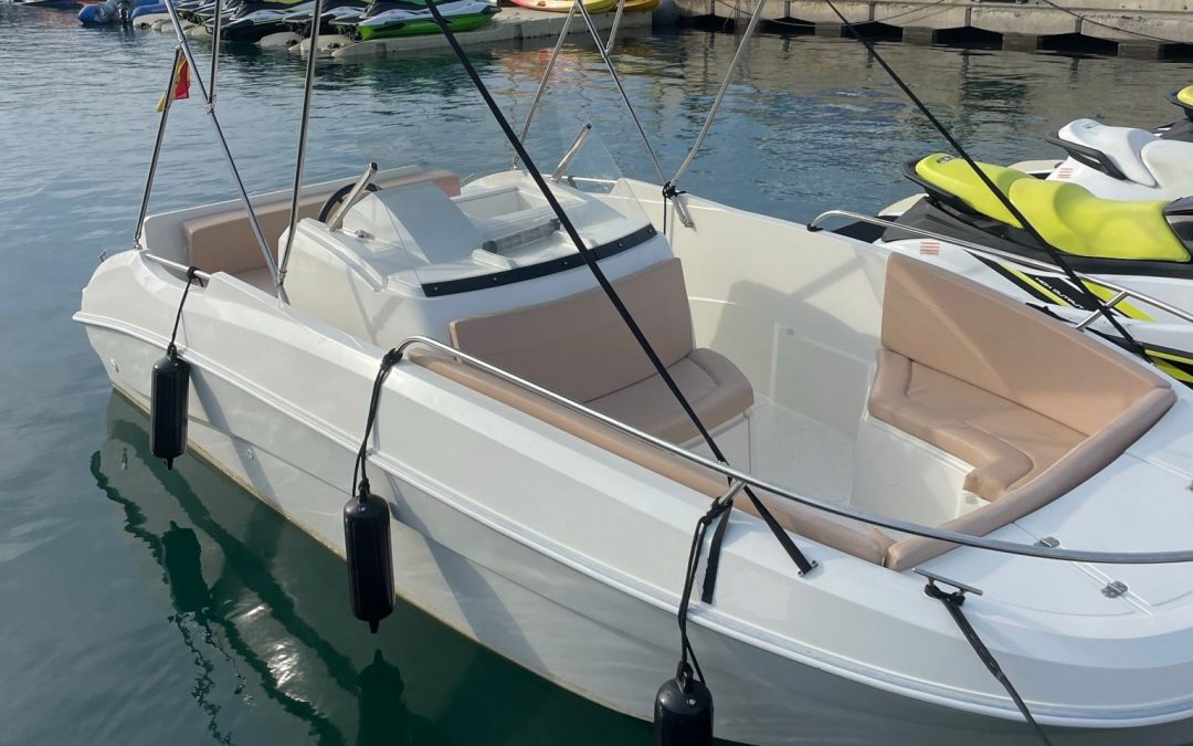 Alquiler de barcos sin licencia en Valencia