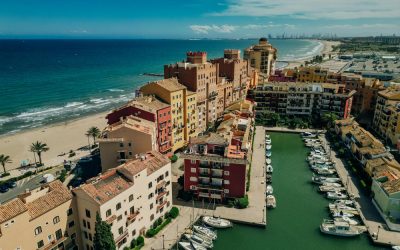 Pueblos cerca de Valencia con playa: escapadas con encanto a un paso del mar