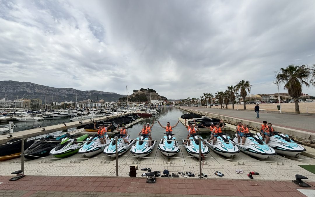 ¿Necesito una licencia de navegación para alquilar una moto de agua?